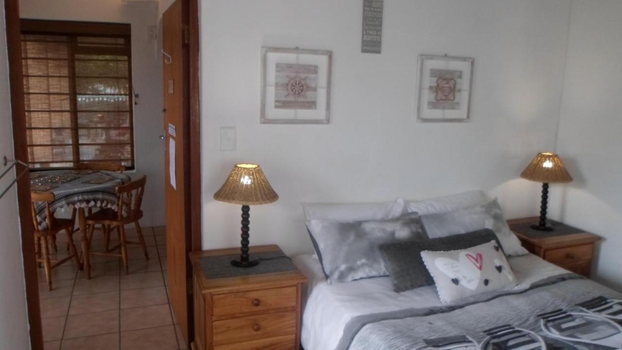 After8 B&B Kleinbaai ภายนอก รูปภาพ